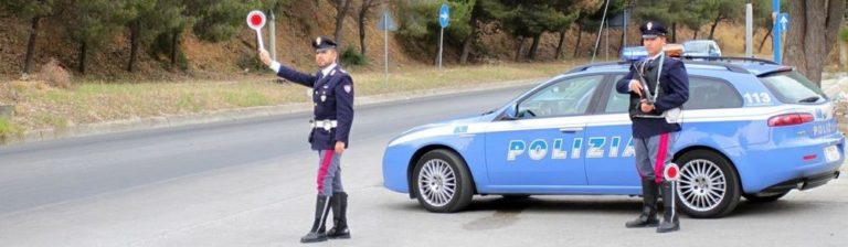 polizia-stradale-polstrada-113-posto-di-blocco