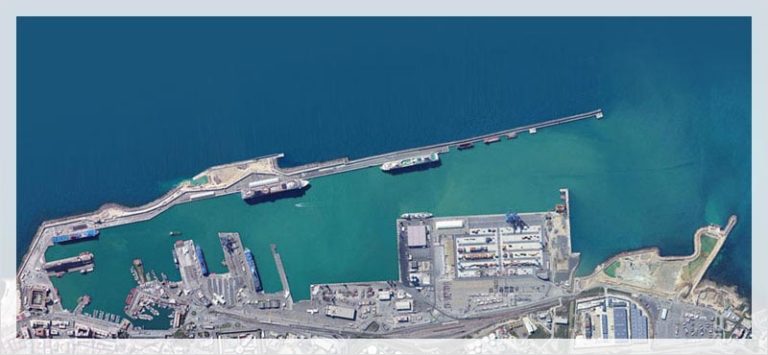 porto-di-civitavecchia-aereo
