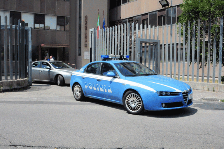 polizia-auto-questura