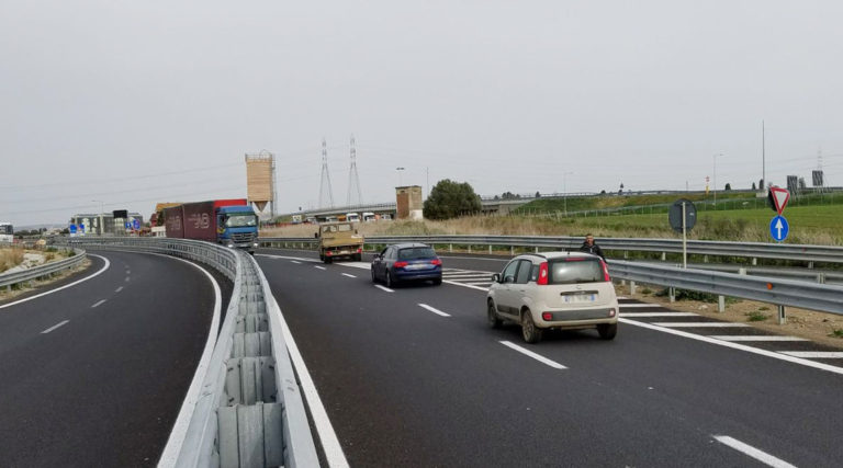 camion contromano