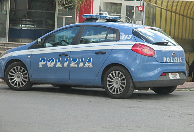 macchina polizia