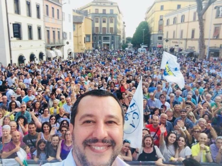 selfie di salvini