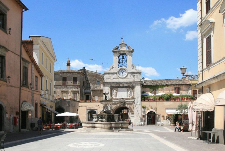 piazza_sutri