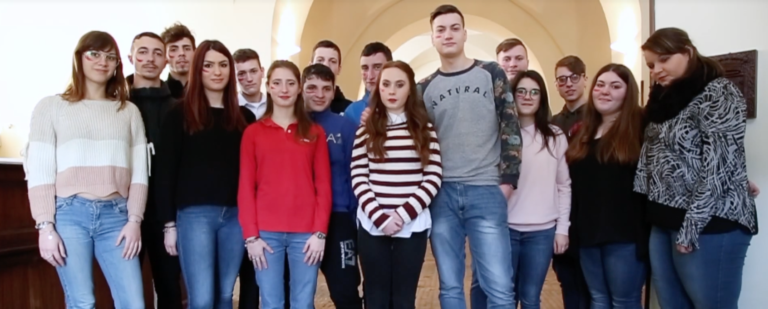 1.Amare è Capire, Capire è Amare (Video classe IV A)