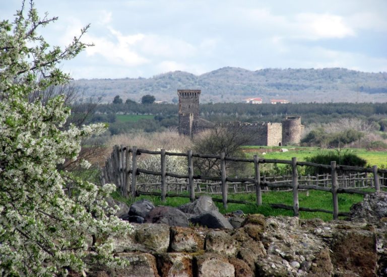 Castello della Badia da Porta Ovest