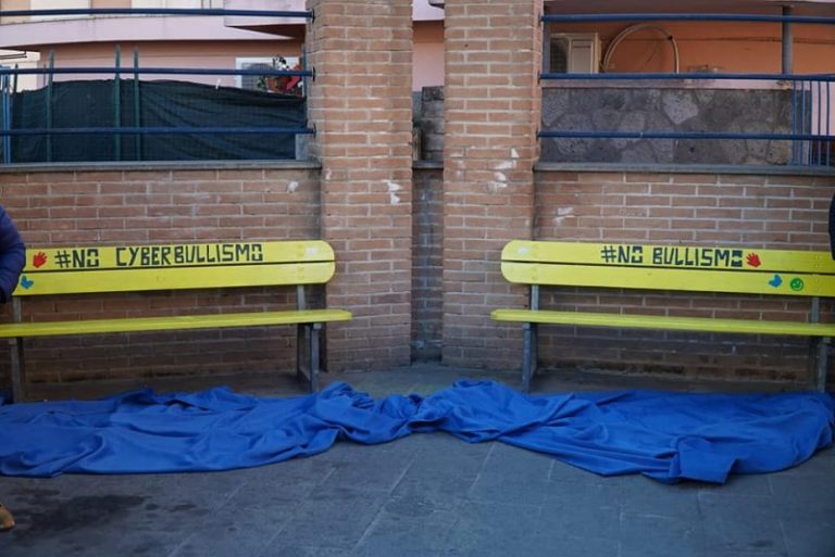 panchine_gialle bullismo montalto