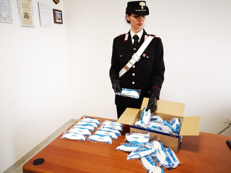 CIVITAVECCHIA-Le-mascherine-sequestrate-dai-Carabinieri-5