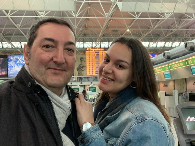 Brigitte e Eusebio Belli all'aeroporto