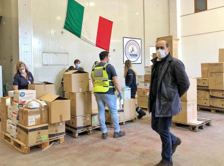 Zingaretti al deposito protezione civile