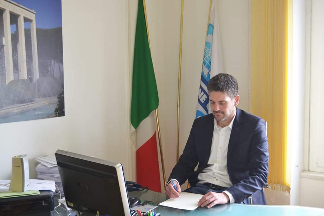 giuliano scrivania eur