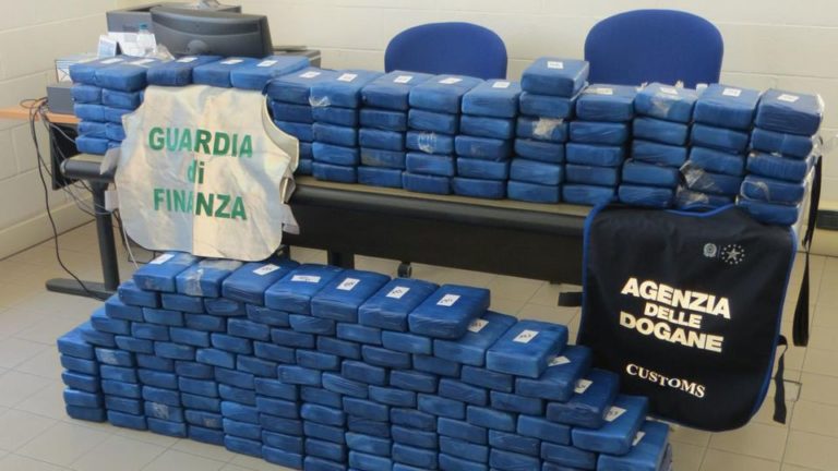 sequestro cocaina gdf agenzia dogane