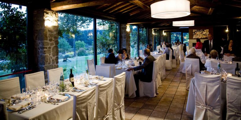 Sala ristorante con vista sul giardino - Parco dei Cimini
