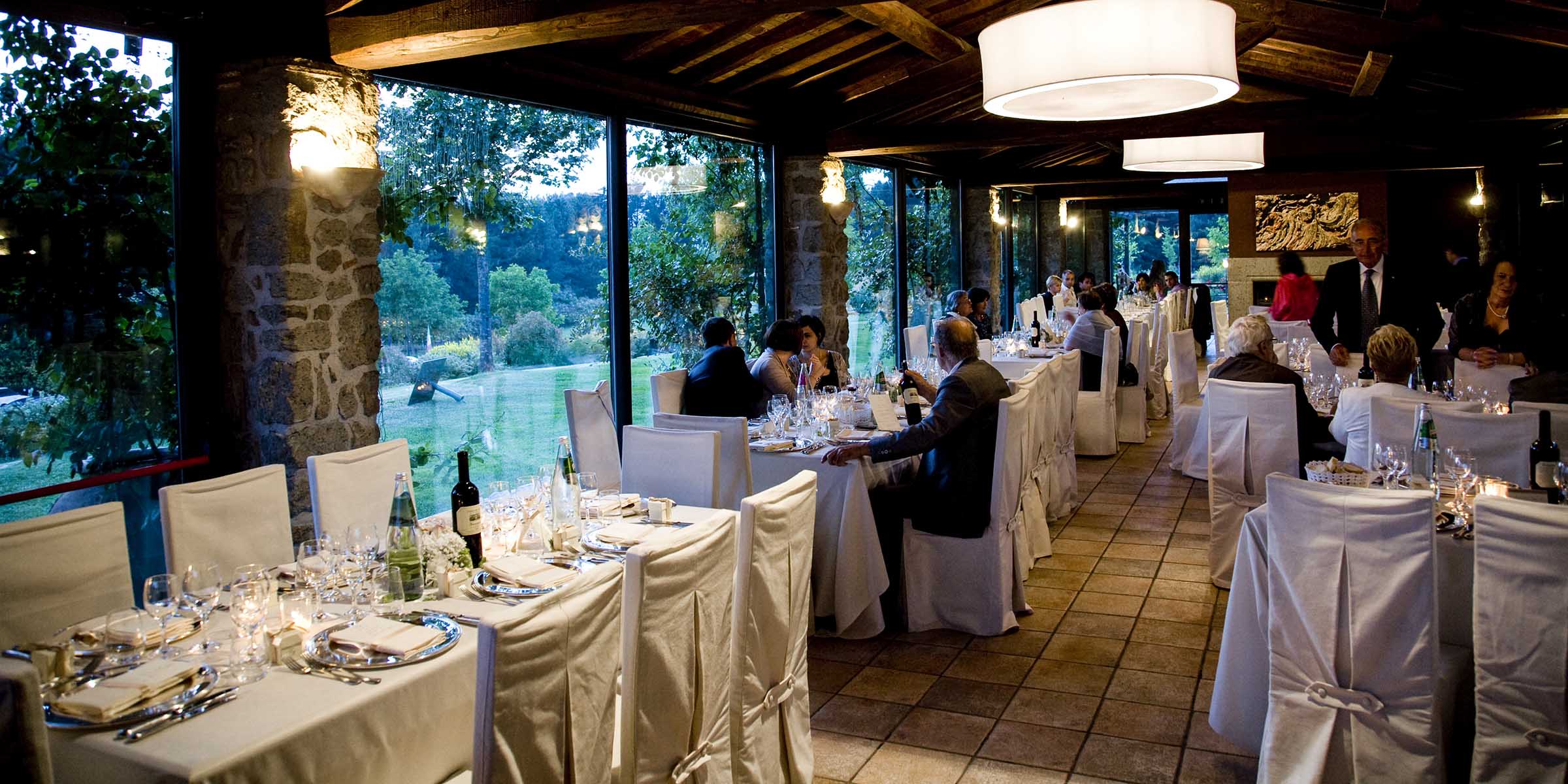 Sala ristorante con vista sul giardino - Parco dei Cimini