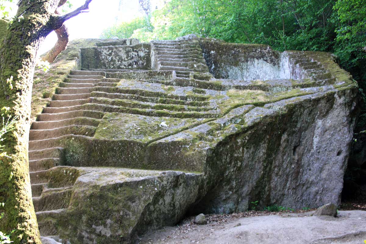 Piramide di Bomarzo