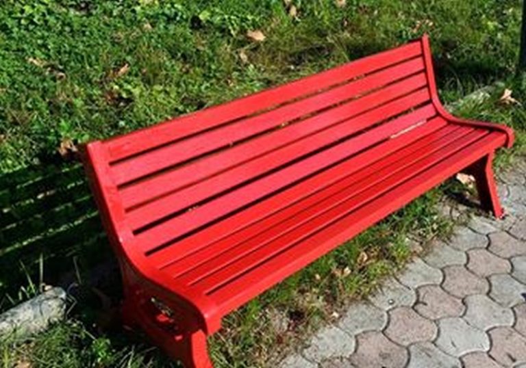 panchina-rossa-