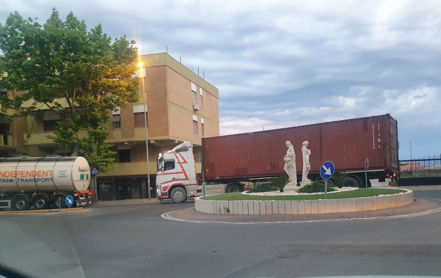 camion centro civitavecchia 2