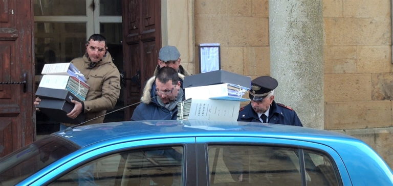 carabinieri sequestro documenti