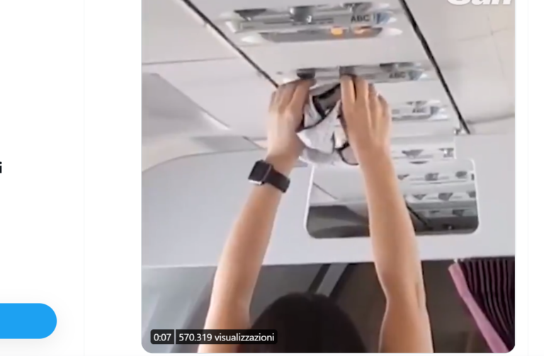 asciuaga le mutandine in aereo