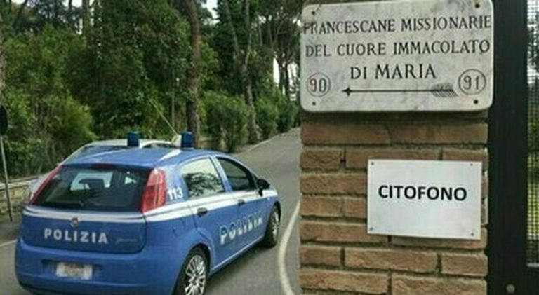 cuoca_violentata_scuola_torrino