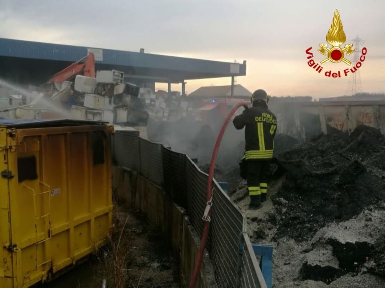 incendio montalto di castro 2 pini