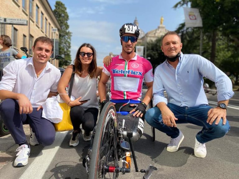 Tiziano Monti in maglia rosa