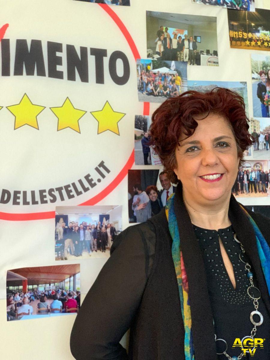 francesca-de-vito-m5s-grillo-riporta-rousseau-al-centro-della-piazza