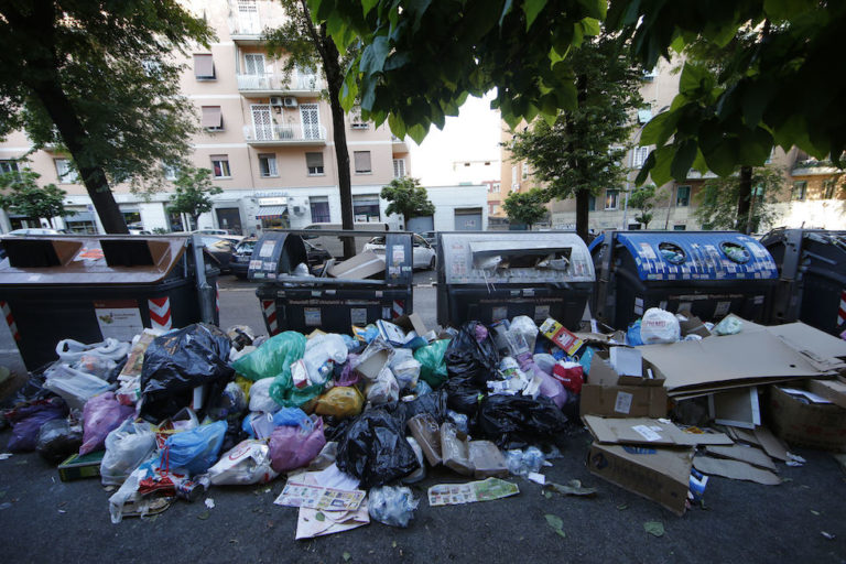 rifiuti roma