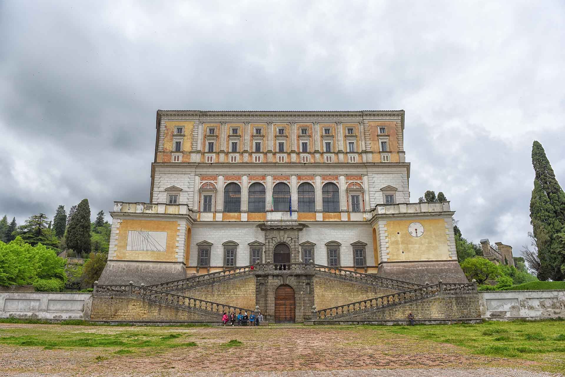 caprarola-palazzo-farnese_2