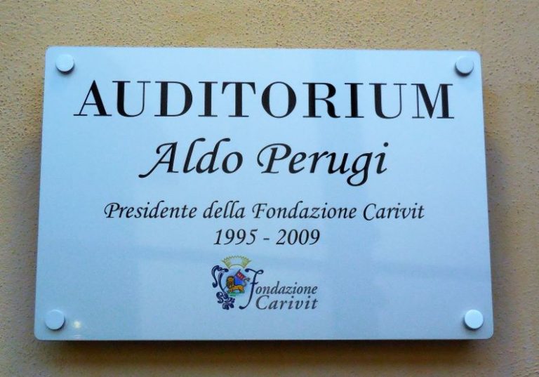 La targa dell'Auditorium ALDO PERUGI
