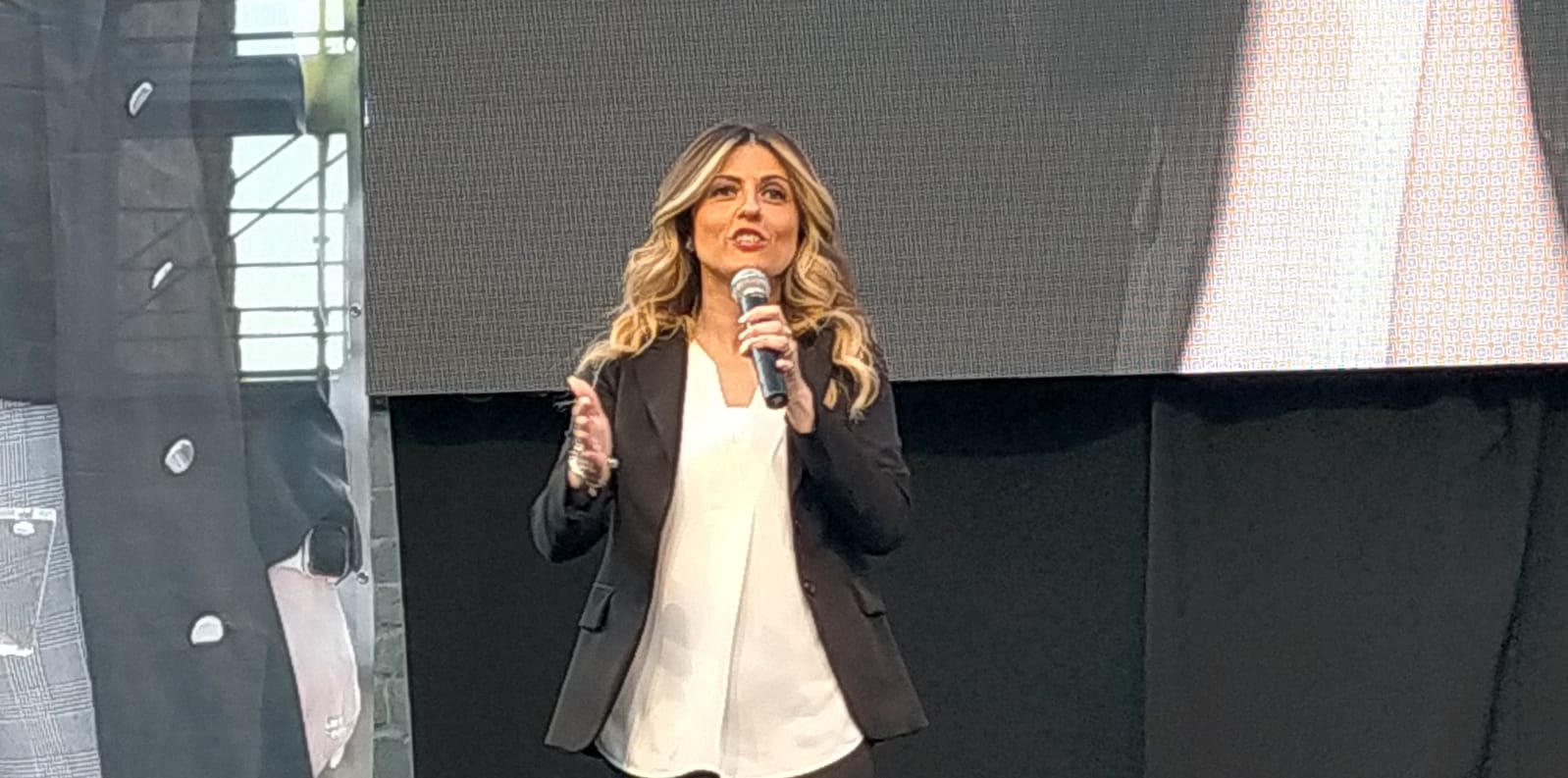 troncarelli-piazza-san-lorenzo-1