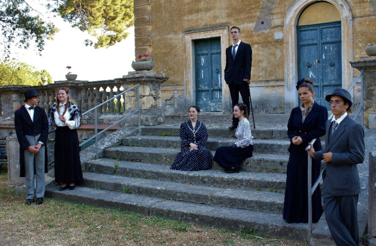 studenti tarquinia villa bruschi falgari teatro