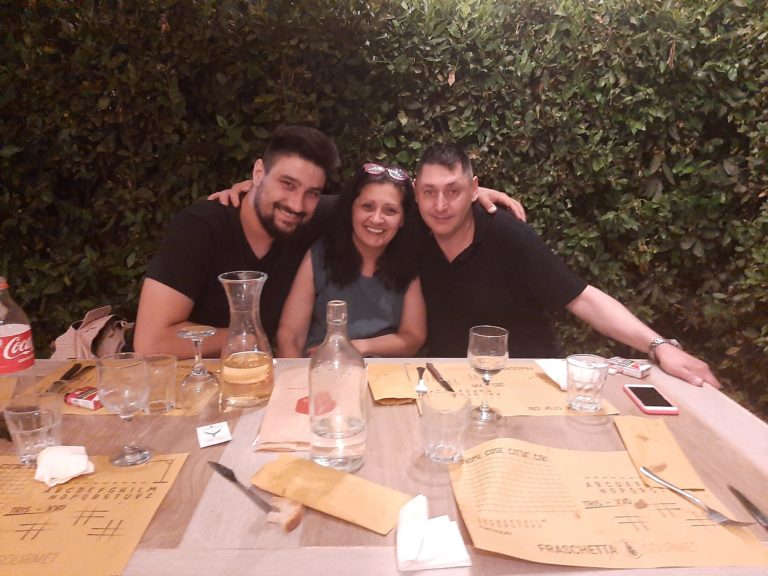 Toni Bacci con Sabrina Bacchi e il marito rumeno