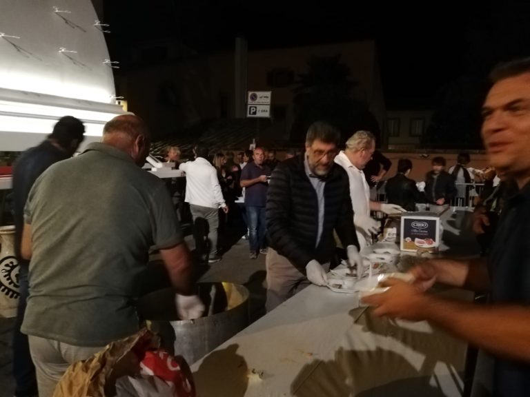 cene sotto la macchina