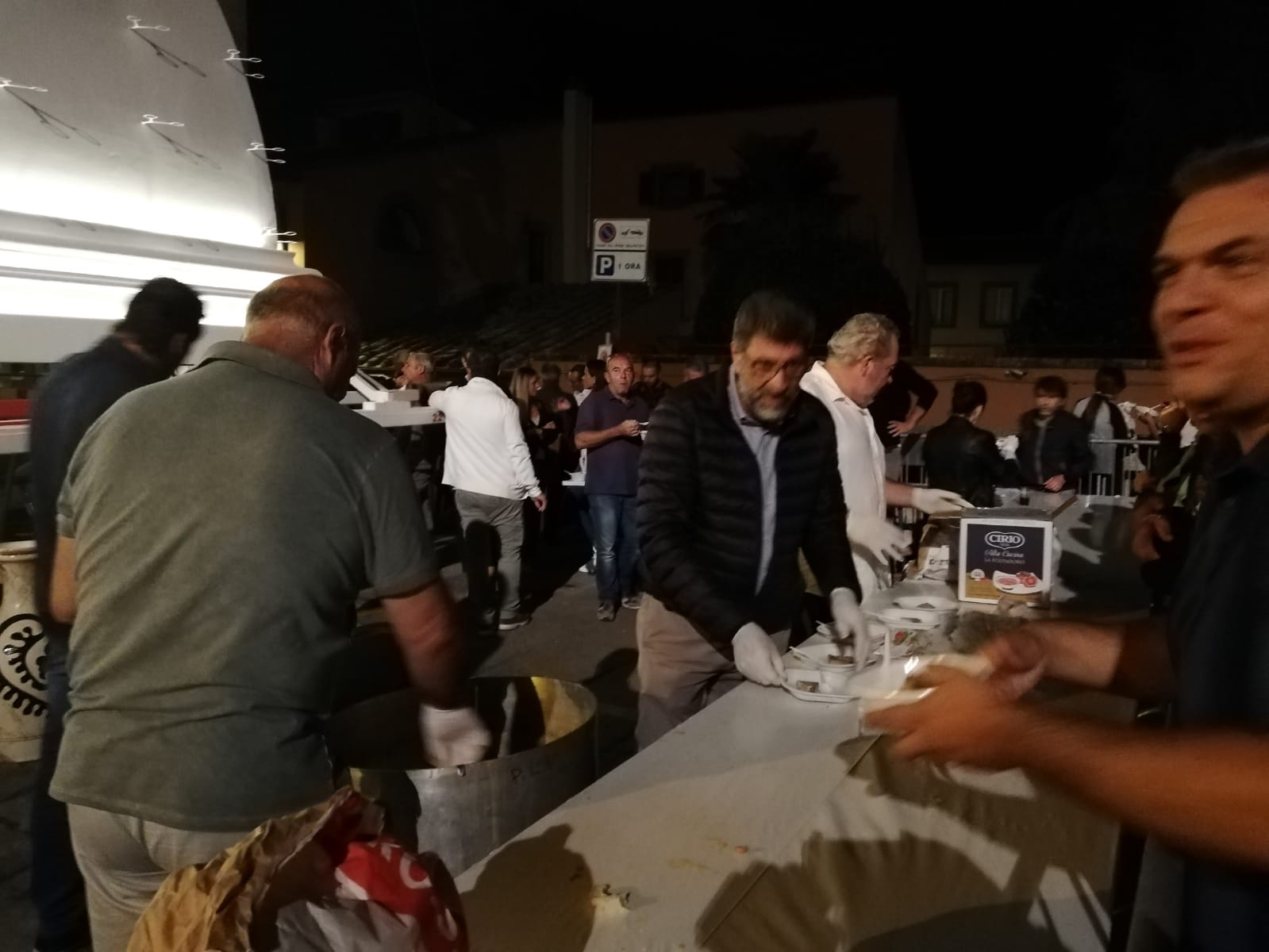 cene sotto la macchina