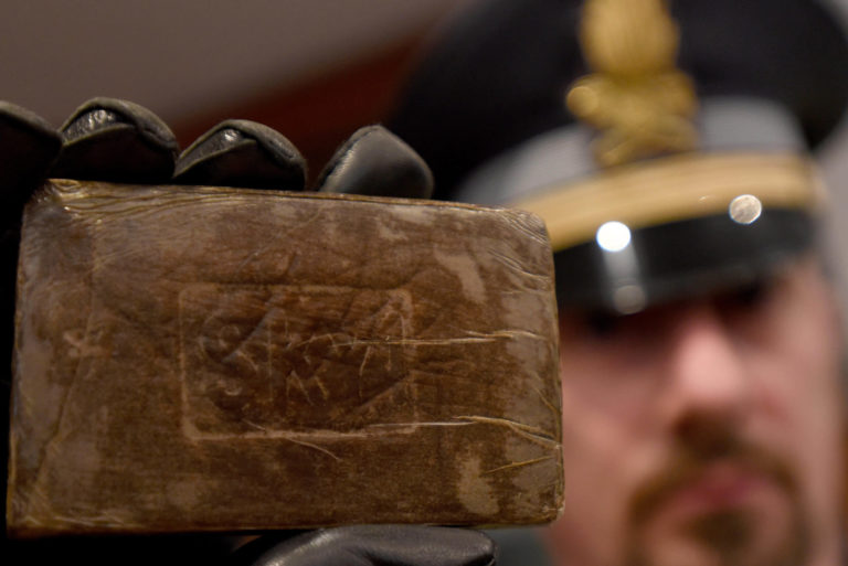 Droga: oltre 8 tonnellate di hashish sequestrate a Napoli