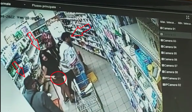 Borseggiatori alla Conad