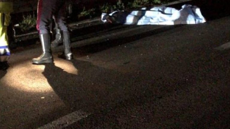 cadavere in autostrada