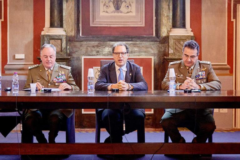 Foto 1. Il Rettore presenta l'evento