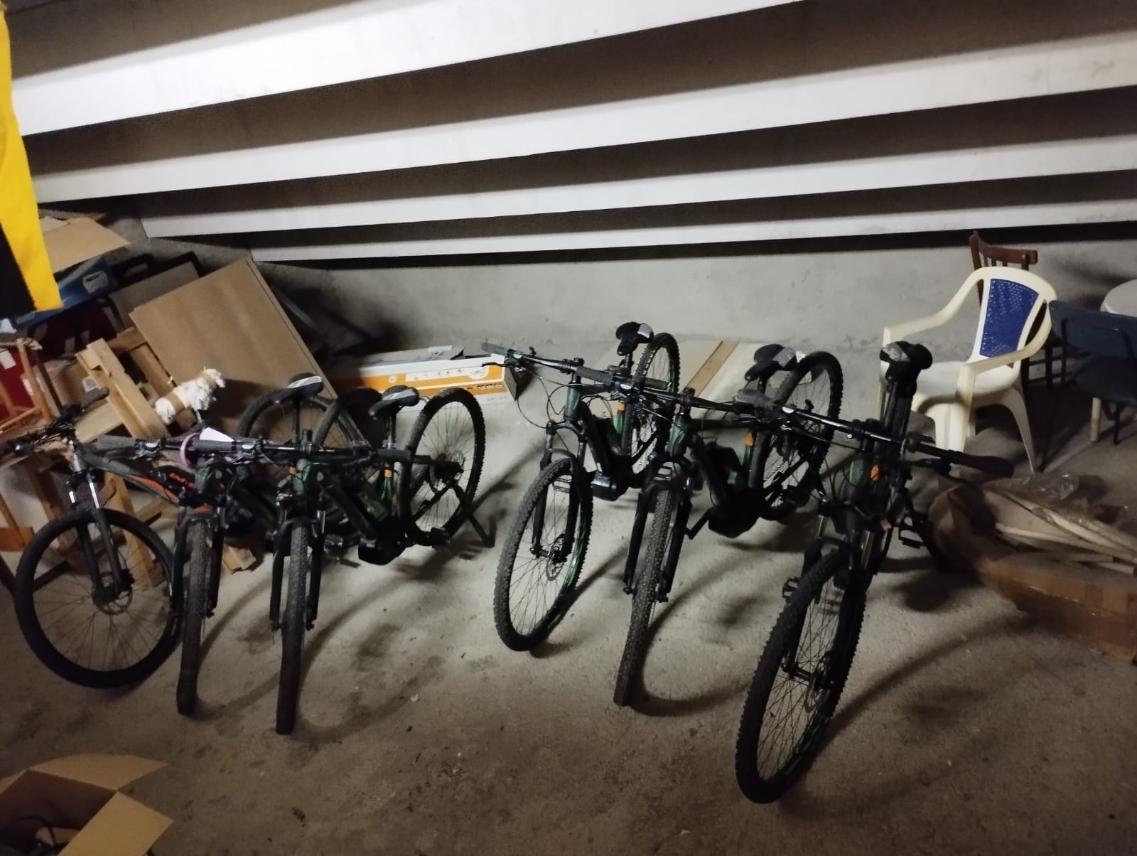 mountainbike in garage montefiascone