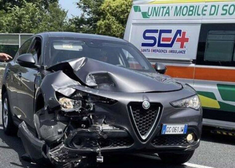 auto scorta conte incidente