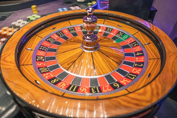 Giochi di carte: la differenza tra Gambling e gioco ludico - EtruriaNews