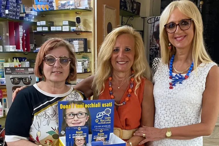 lions club raccolta occhiali