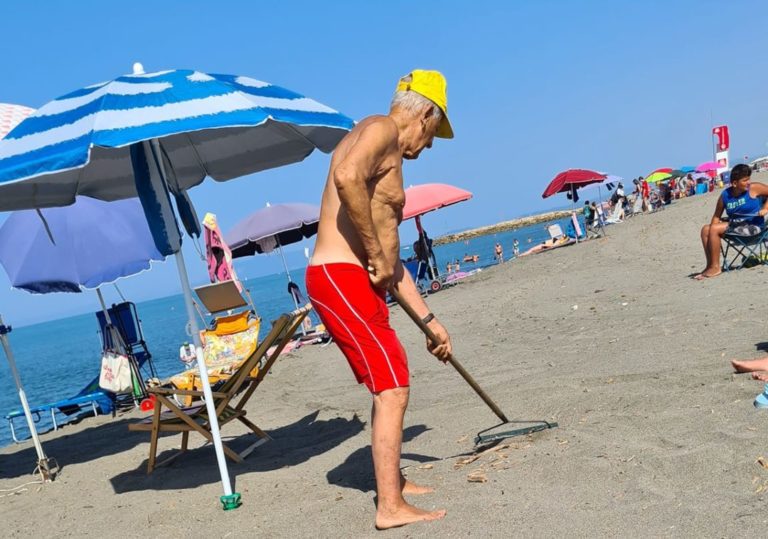 pulire le spiagge da soli a montalto marina