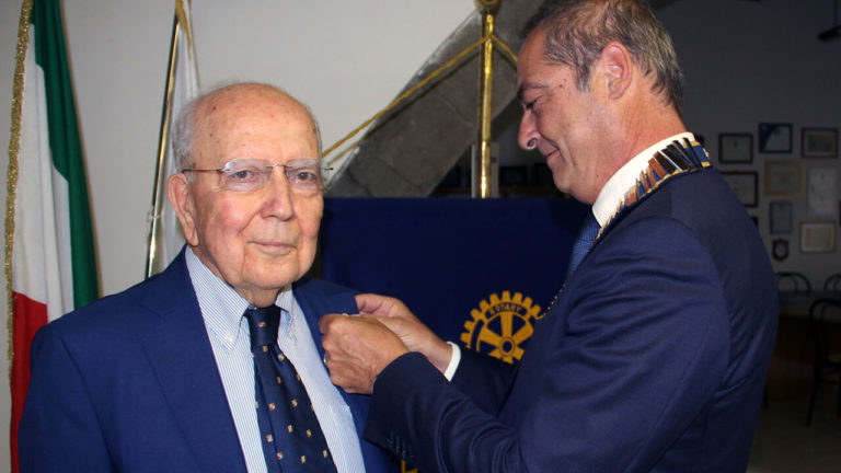 Mario Moscatelli socio onorario Rotary Club-2