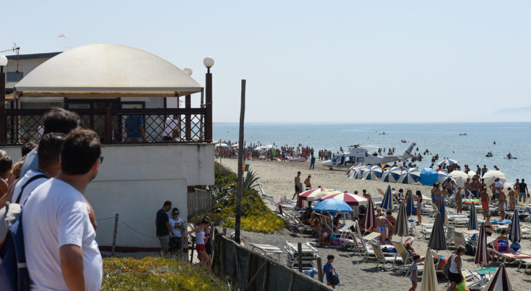 Gabriele Tamborrelli - Malore fatale mentre fa il bagno muore un uomo al Lido di Latina