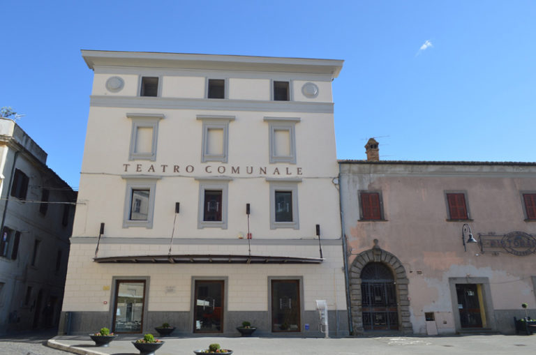Teatro-“Rossella-Falk”-di-Tarquinia