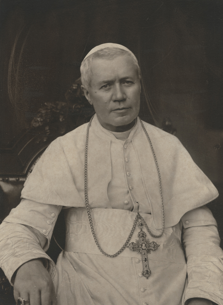 Nr000619_Pio-Pp-X-nel-giorno della-sua-incoronazione_9-agosto-1903