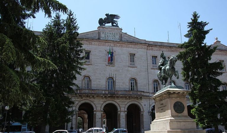Perugia,_palazzo_della_Provincia_(01)