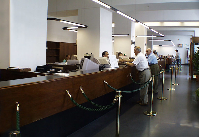 sportello bancario