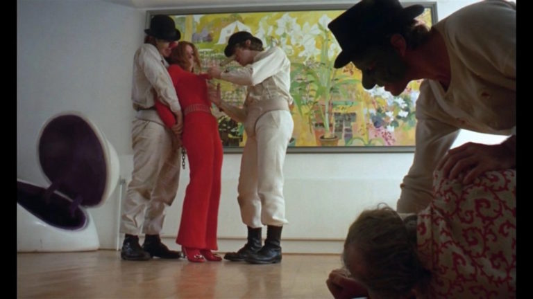 Malcolm-McDowell-e-Adrienne-Corri-in-Arancia-meccanica-1024x576